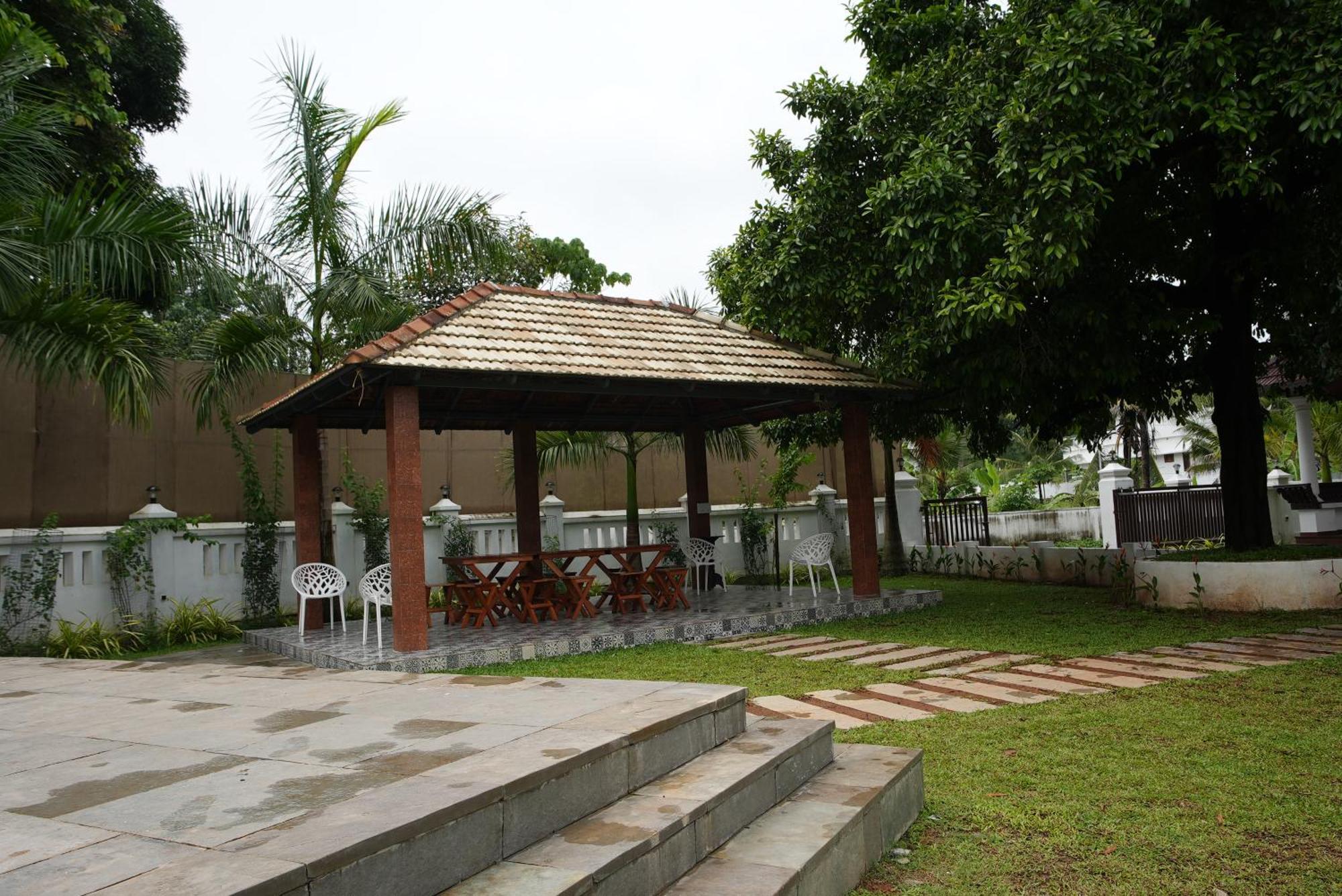 Tamarind Heritage Holiday Home Angamali Exterior photo